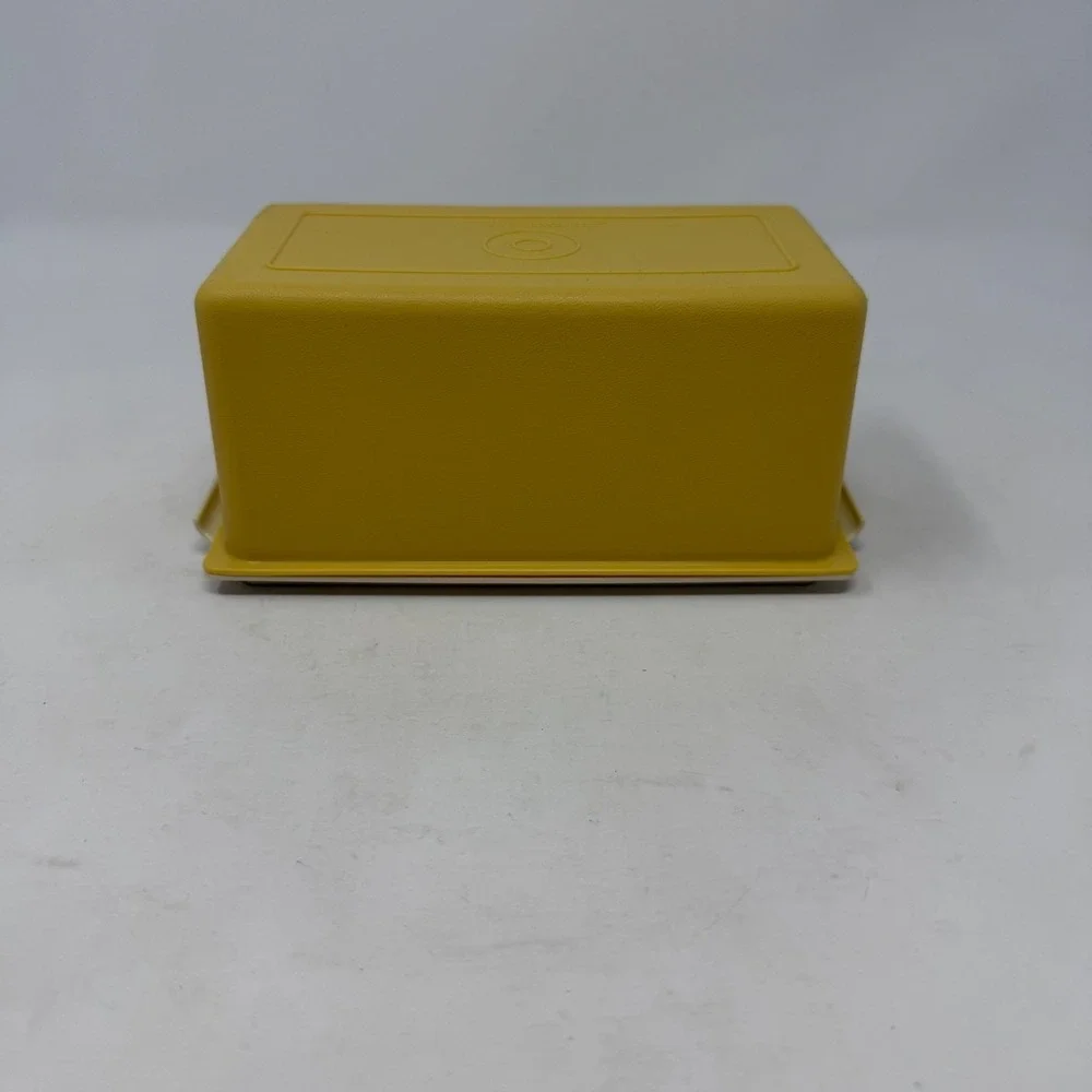 Vtg Tupperware 639-12‎ Large Butter Dish Harvest Gold with Almond Base USA Made